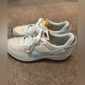 Women’s Nike waffle debut